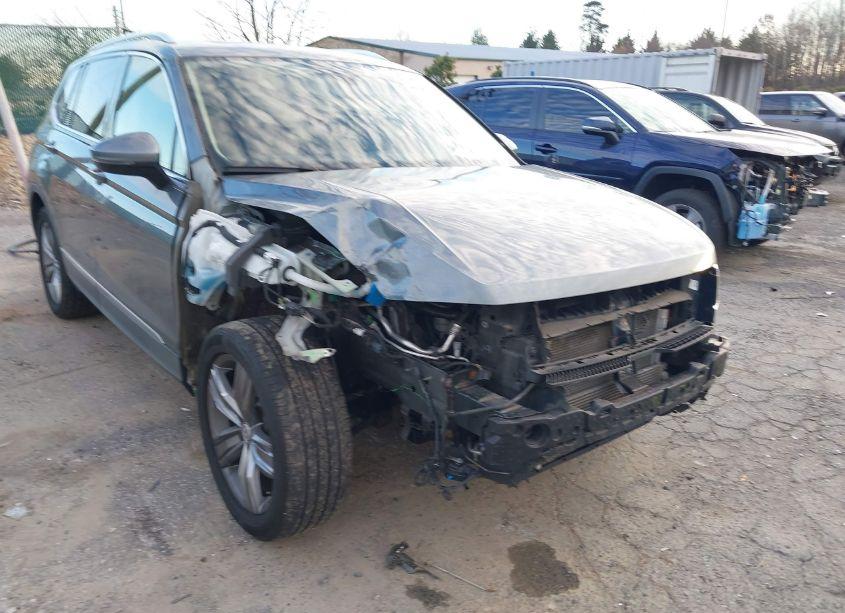 Photo 6 of 2018 Volkswagen Tiguan 2.0T SEL PREMIUM (VIN 3VV4B7AXXJM076194)