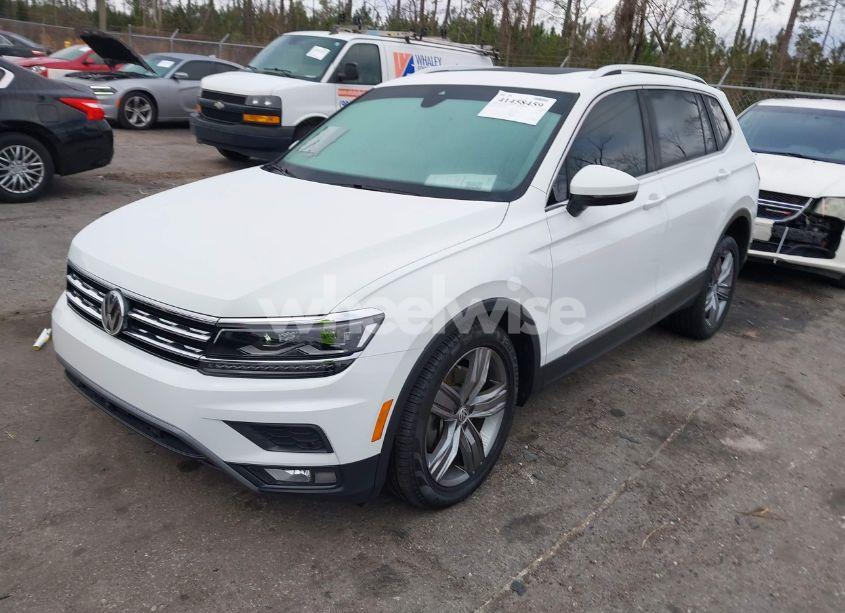 Photo 2 of 2019 Volkswagen Tiguan 2.0T SEL PREMIUM/2.0T SEL PREMIUM R-LINE (VIN 3VV4B7AXXKM004316)