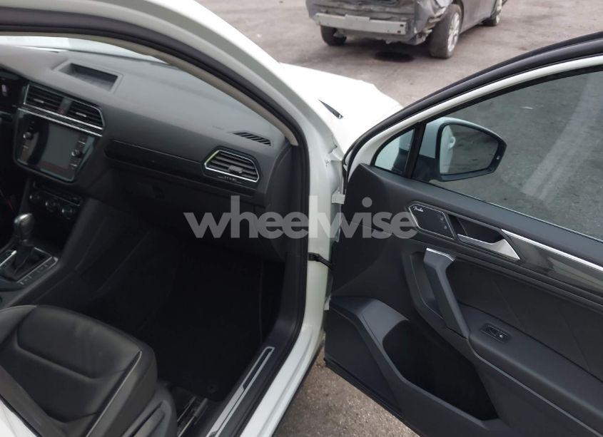 Photo 5 of 2019 Volkswagen Tiguan 2.0T SEL PREMIUM/2.0T SEL PREMIUM R-LINE (VIN 3VV4B7AXXKM004316)