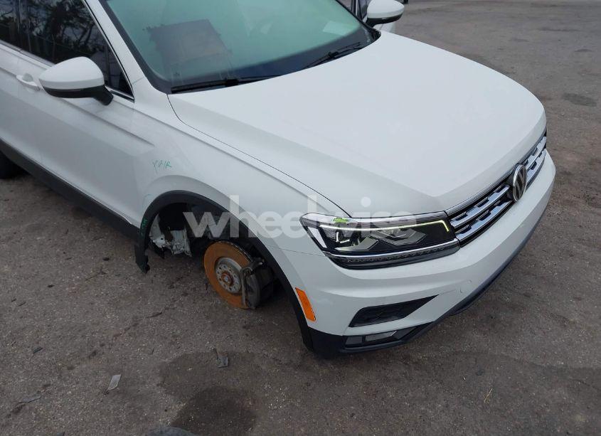 Photo 6 of 2019 Volkswagen Tiguan 2.0T SEL PREMIUM/2.0T SEL PREMIUM R-LINE (VIN 3VV4B7AXXKM004316)