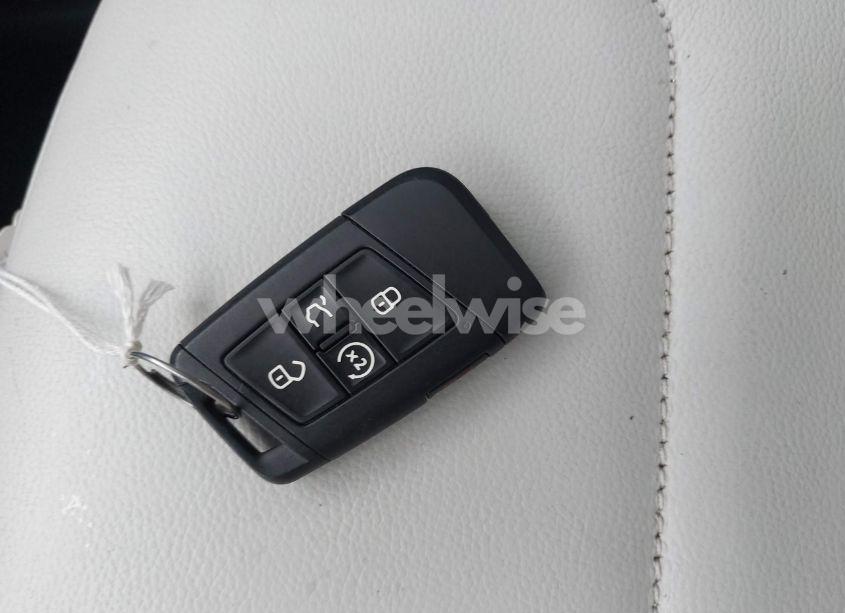 Photo 11 of 2019 Volkswagen Tiguan 2.0T SEL PREMIUM/2.0T SEL PREMIUM R-LINE (VIN 3VV4B7AXXKM053709)