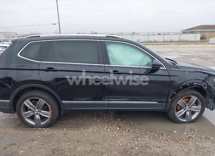 Photo 13 of 2019 Volkswagen Tiguan 2.0T SEL PREMIUM/2.0T SEL PREMIUM R-LINE (VIN 3VV4B7AXXKM053709)