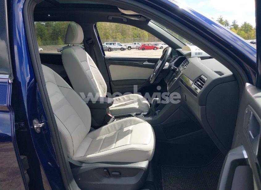 Photo 5 of 2021 Volkswagen Tiguan 2.0T SEL PREMIUM R-LINE (VIN 3VV4B7AXXMM084879)