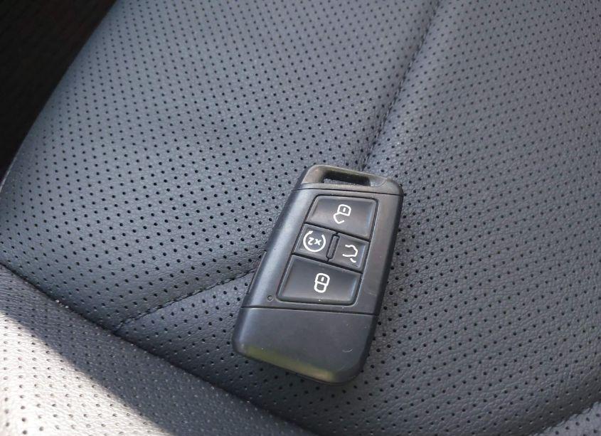 Photo 11 of 2022 Volkswagen Tiguan 2.0T SEL R-LINE (VIN 3VV4B7AXXNM140756)