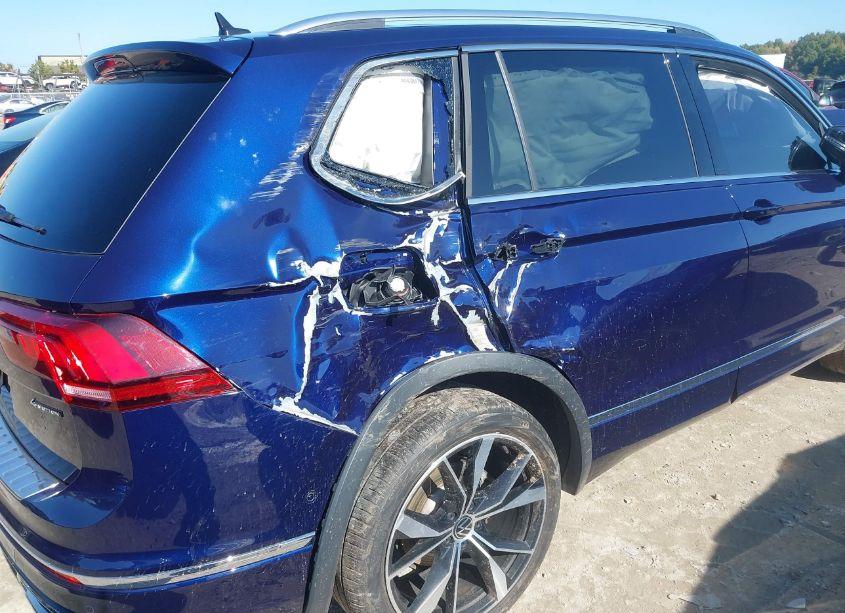Photo 17 of 2022 Volkswagen Tiguan 2.0T SEL R-LINE (VIN 3VV4B7AXXNM140756)