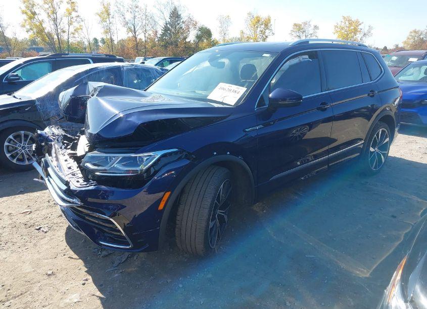 Photo 2 of 2022 Volkswagen Tiguan 2.0T SEL R-LINE (VIN 3VV4B7AXXNM140756)