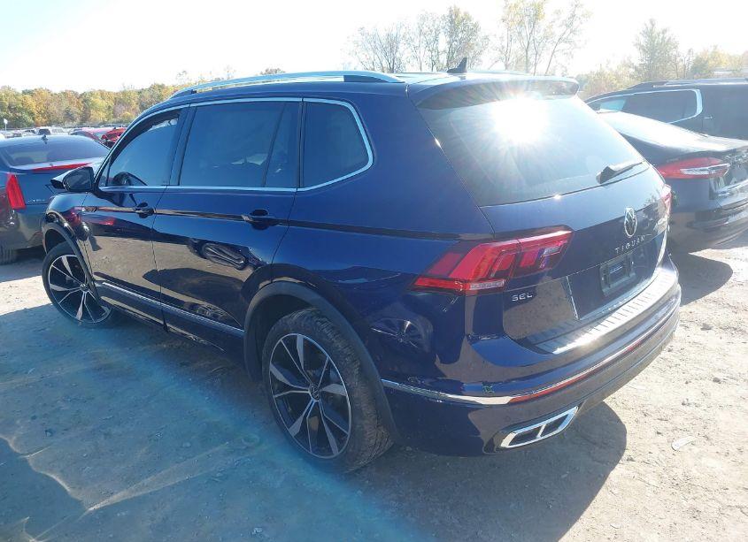 Photo 3 of 2022 Volkswagen Tiguan 2.0T SEL R-LINE (VIN 3VV4B7AXXNM140756)