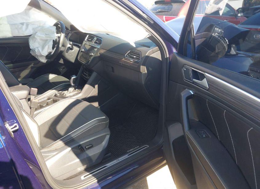 Photo 5 of 2022 Volkswagen Tiguan 2.0T SEL R-LINE (VIN 3VV4B7AXXNM140756)