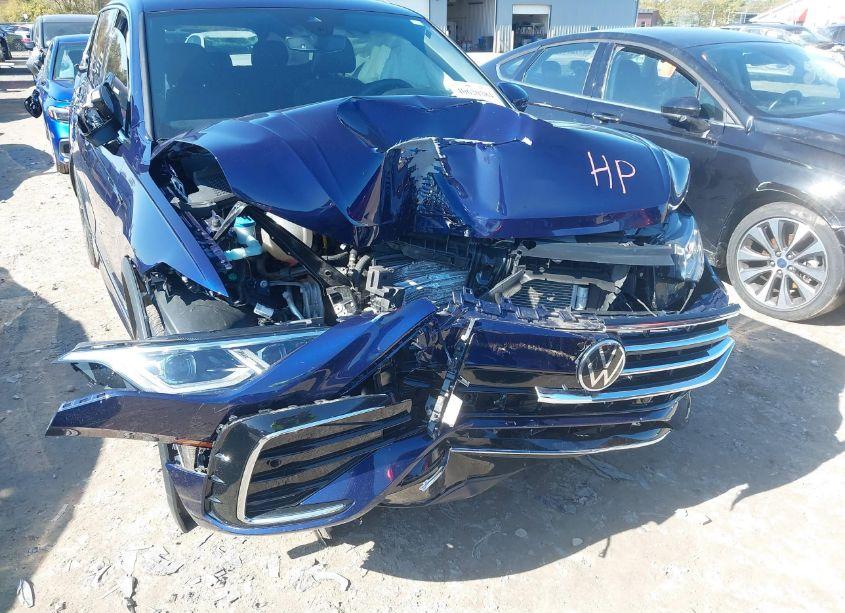 Photo 6 of 2022 Volkswagen Tiguan 2.0T SEL R-LINE (VIN 3VV4B7AXXNM140756)