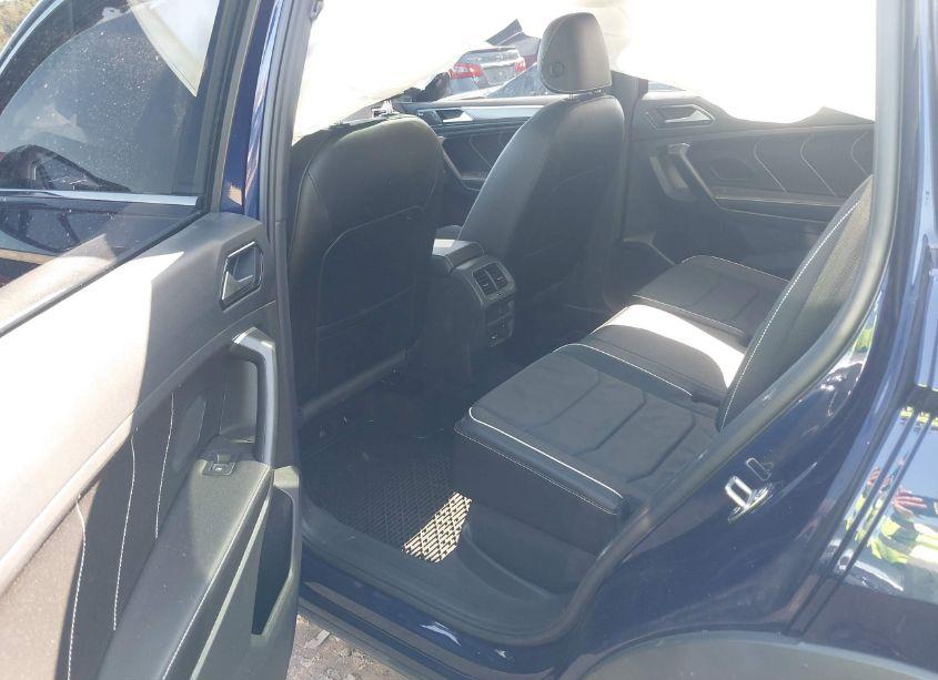 Photo 8 of 2022 Volkswagen Tiguan 2.0T SEL R-LINE (VIN 3VV4B7AXXNM140756)
