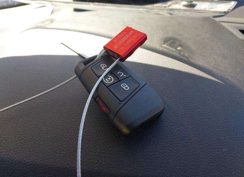 Photo 11 of 2024 Volkswagen Tiguan 2.0T SEL R-LINE (VIN 3VV4B7AXXRM032112)