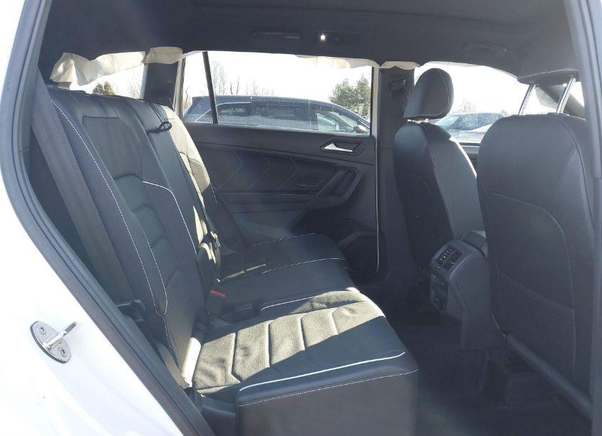 Photo 8 of 2024 Volkswagen Tiguan 2.0T SEL R-LINE (VIN 3VV4B7AXXRM032112)