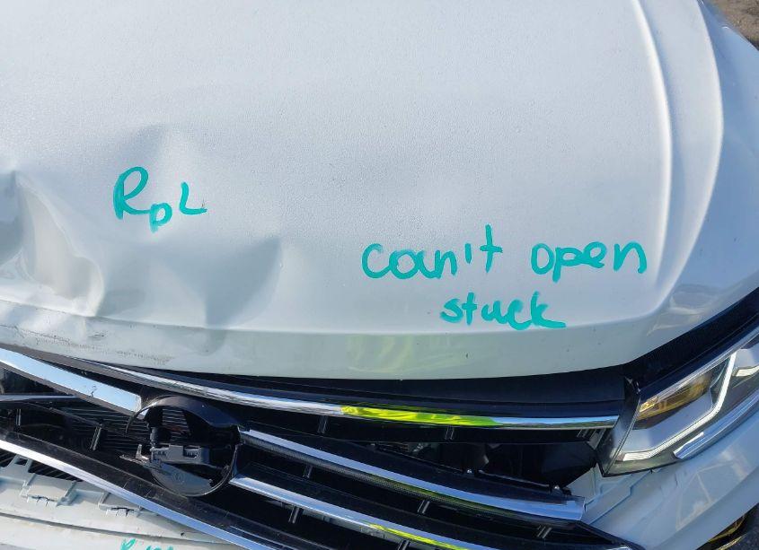 Photo 10 of 2024 Volkswagen Tiguan 2.0T SEL R-LINE (VIN 3VV4B7AXXRM105656)