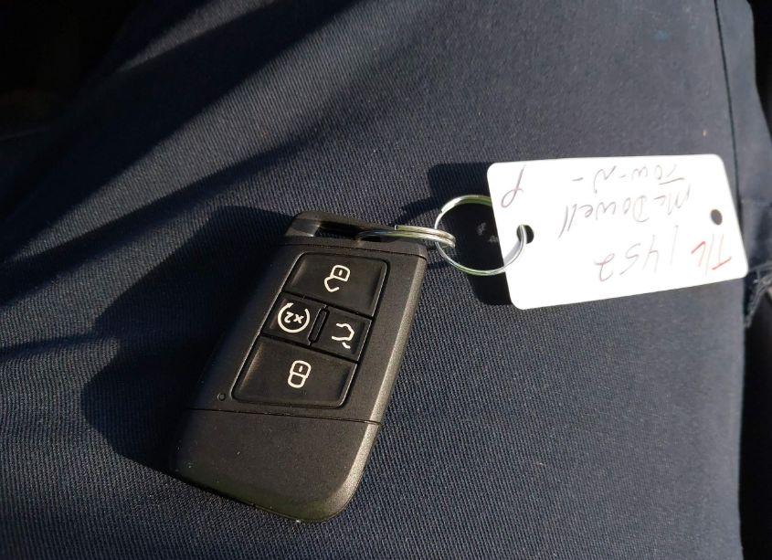 Photo 11 of 2024 Volkswagen Tiguan 2.0T SEL R-LINE (VIN 3VV4B7AXXRM105656)