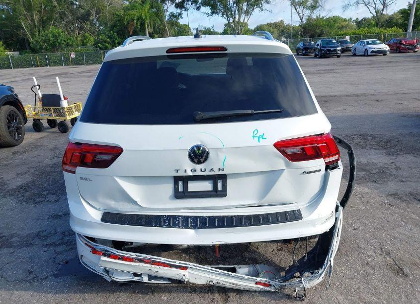 Photo 16 of 2024 Volkswagen Tiguan 2.0T SEL R-LINE (VIN 3VV4B7AXXRM105656)