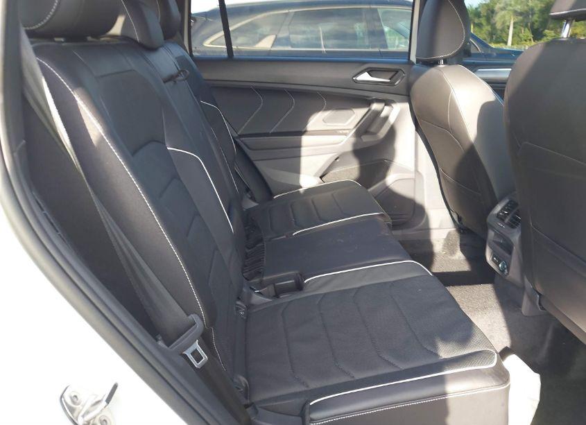 Photo 8 of 2024 Volkswagen Tiguan 2.0T SEL R-LINE (VIN 3VV4B7AXXRM105656)