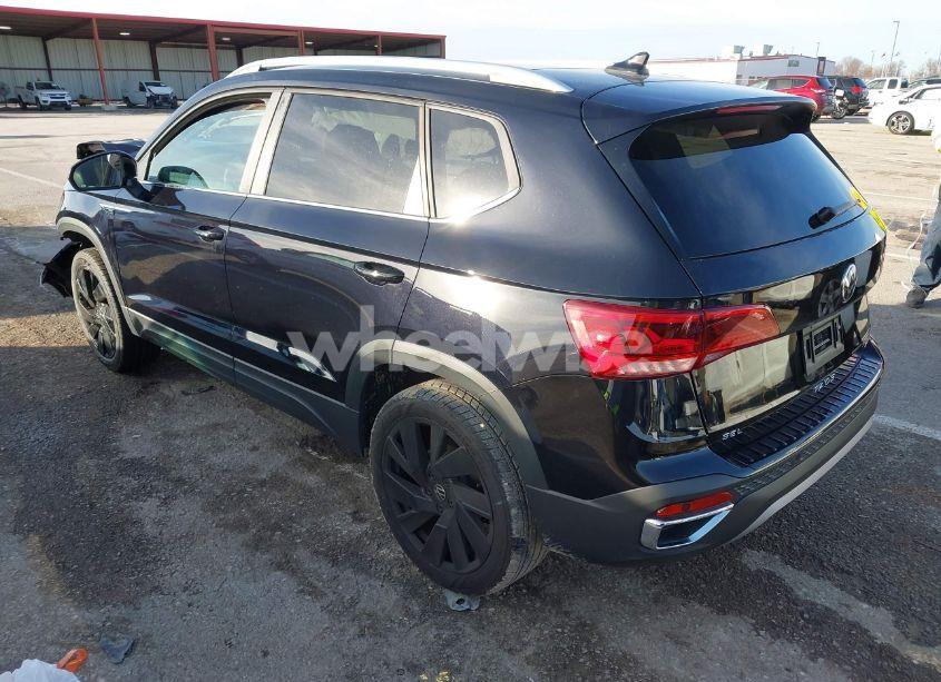 Photo 3 of 2024 Volkswagen Taos 1.5T SEL (VIN 3VV4X7B22RM062144)