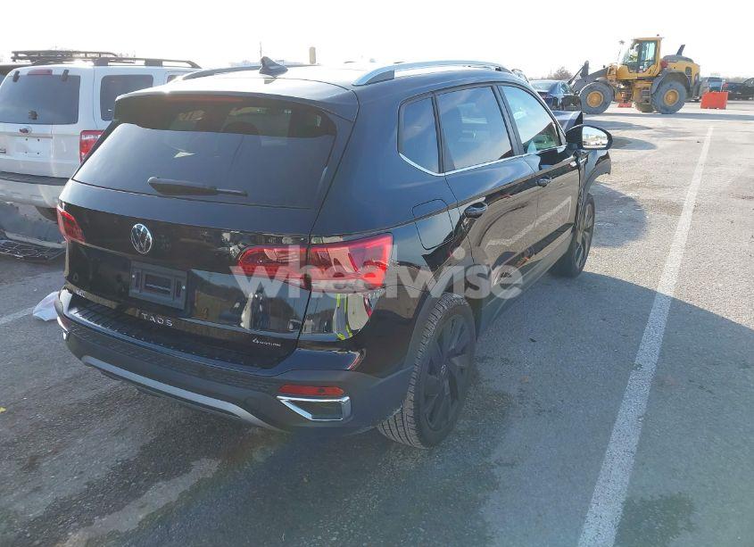 Photo 4 of 2024 Volkswagen Taos 1.5T SEL (VIN 3VV4X7B22RM062144)
