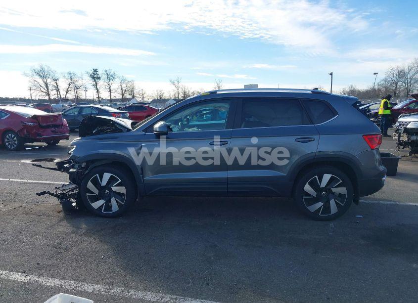 Photo 14 of 2023 Volkswagen Taos 1.5T SEL (VIN 3VV4X7B23PM360604)