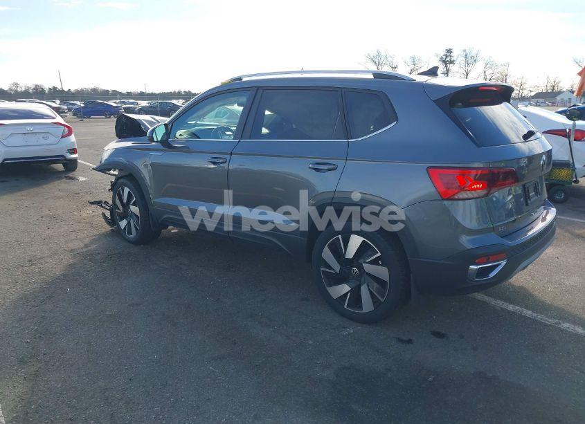 Photo 3 of 2023 Volkswagen Taos 1.5T SEL (VIN 3VV4X7B23PM360604)