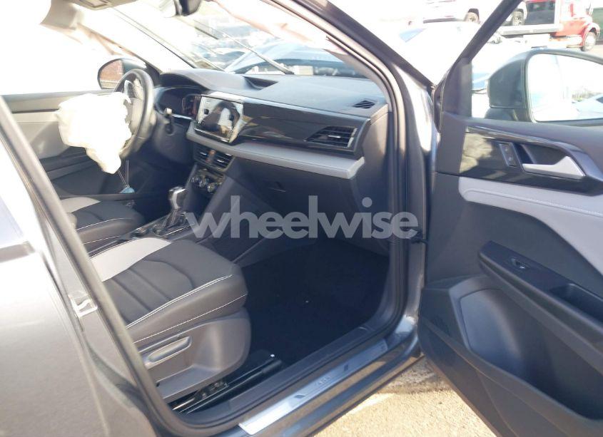 Photo 5 of 2023 Volkswagen Taos 1.5T SEL (VIN 3VV4X7B23PM360604)