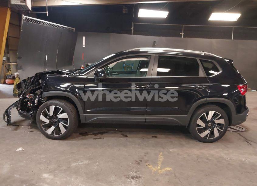 Photo 15 of 2024 Volkswagen Taos 1.5T SEL (VIN 3VV4X7B23RM056126)