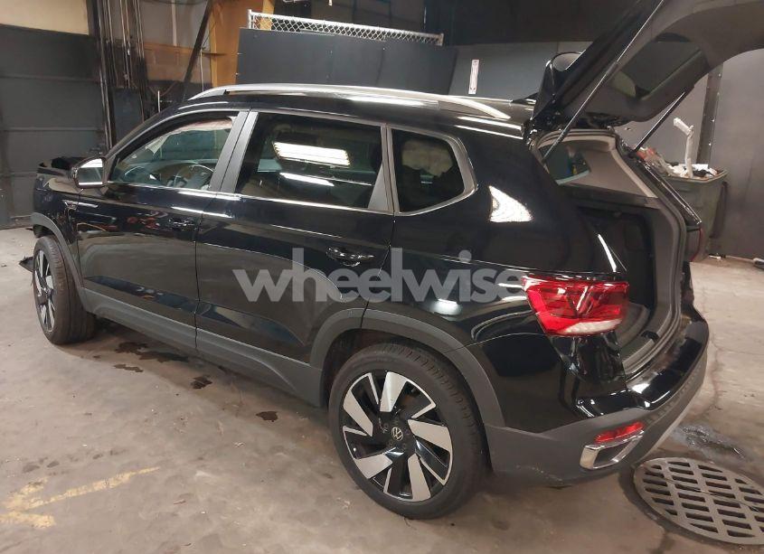 Photo 3 of 2024 Volkswagen Taos 1.5T SEL (VIN 3VV4X7B23RM056126)