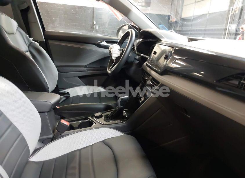 Photo 5 of 2024 Volkswagen Taos 1.5T SEL (VIN 3VV4X7B23RM056126)