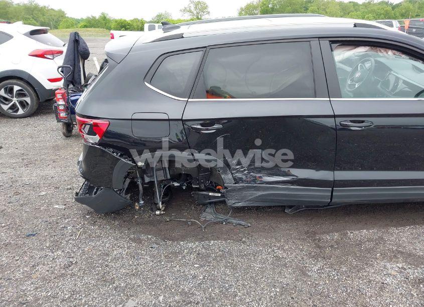 Photo 6 of 2024 Volkswagen Taos 1.5T SEL (VIN 3VV4X7B29RM036589)