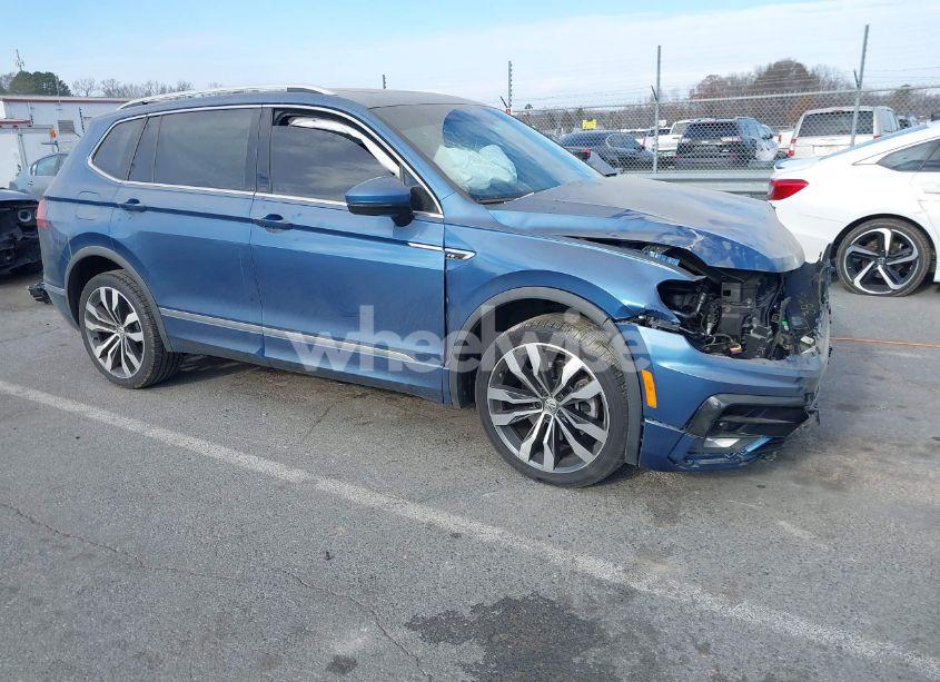 2018 Volkswagen Tiguan 2.0T SEL PREMIUM (VIN 3VV5B7AX0JM218427) main photo
