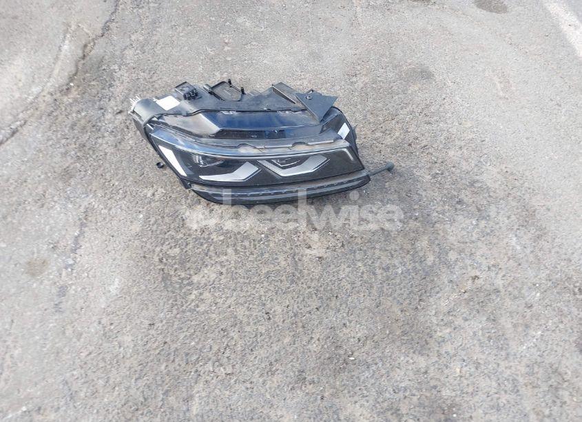 Photo 12 of 2018 Volkswagen Tiguan 2.0T SEL PREMIUM (VIN 3VV5B7AX0JM218427)