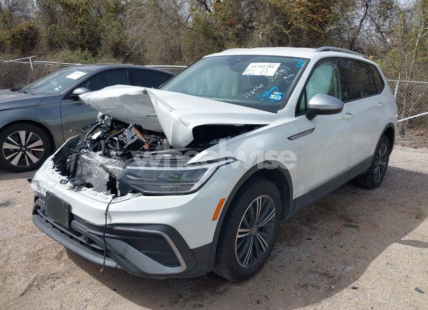 Photo 2 of 2024 Volkswagen Tiguan 2.0T WOLFSBURG EDITION (VIN 3VV5B7AX0RM231755)