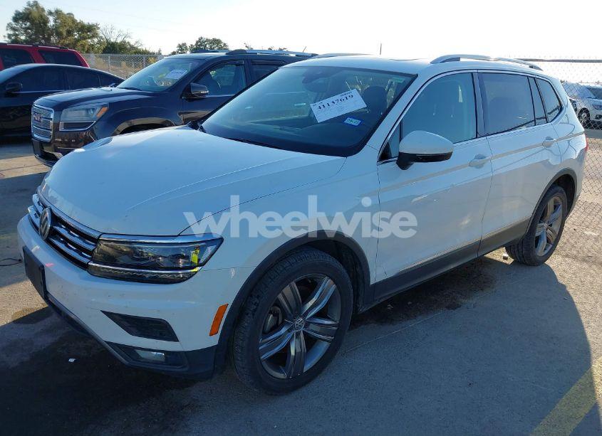 Photo 2 of 2018 Volkswagen Tiguan 2.0T SEL PREMIUM (VIN 3VV5B7AX2JM202908)