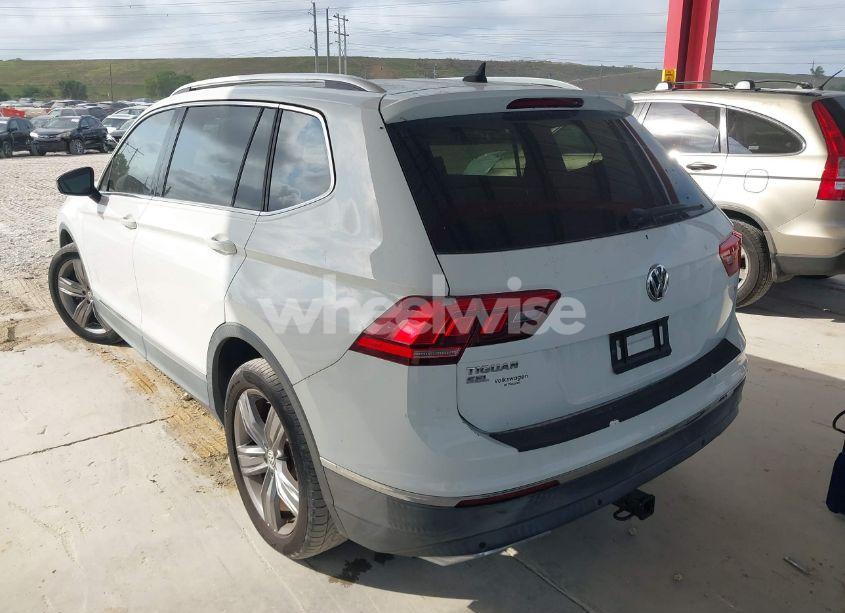 Photo 3 of 2018 Volkswagen Tiguan 2.0T SEL PREMIUM (VIN 3VV5B7AX7JM173857)