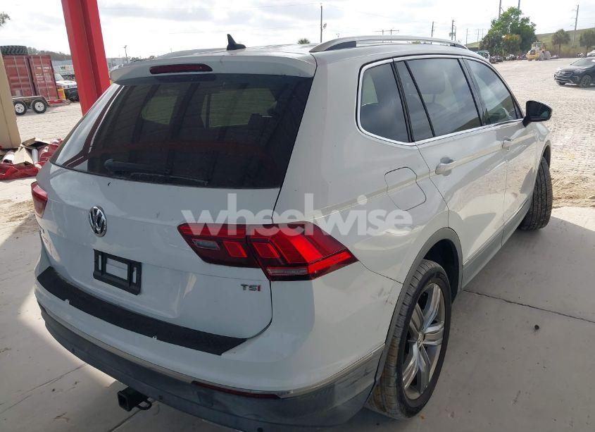 Photo 4 of 2018 Volkswagen Tiguan 2.0T SEL PREMIUM (VIN 3VV5B7AX7JM173857)