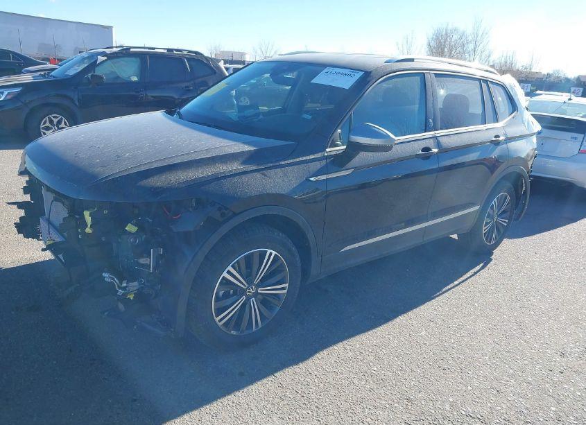 Photo 2 of 2024 Volkswagen Tiguan WOLFSBURG (VIN 3VV5B7AX7RM213222)