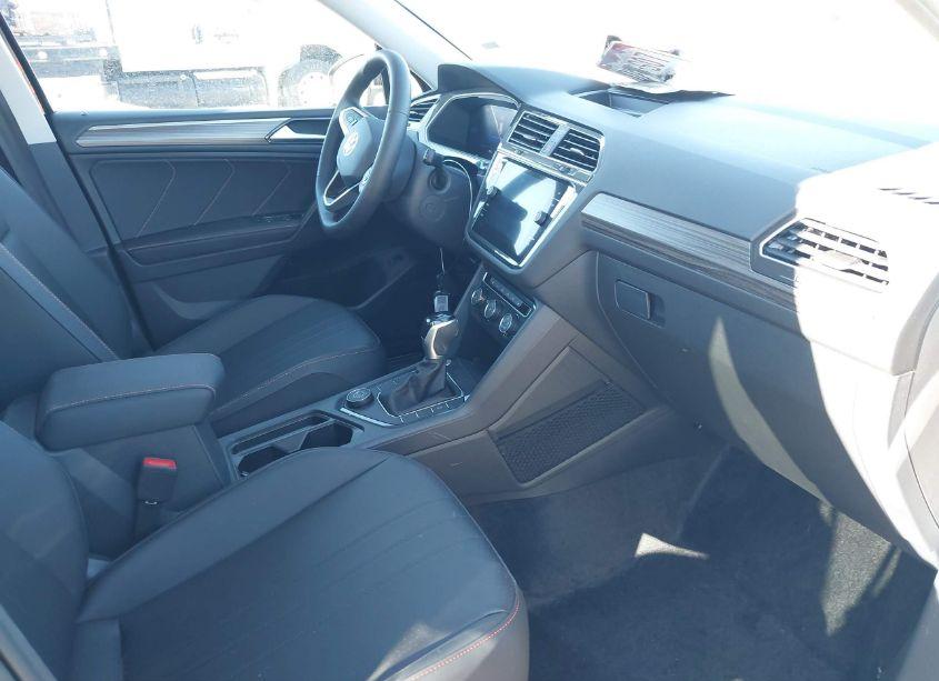 Photo 5 of 2024 Volkswagen Tiguan WOLFSBURG (VIN 3VV5B7AX7RM213222)