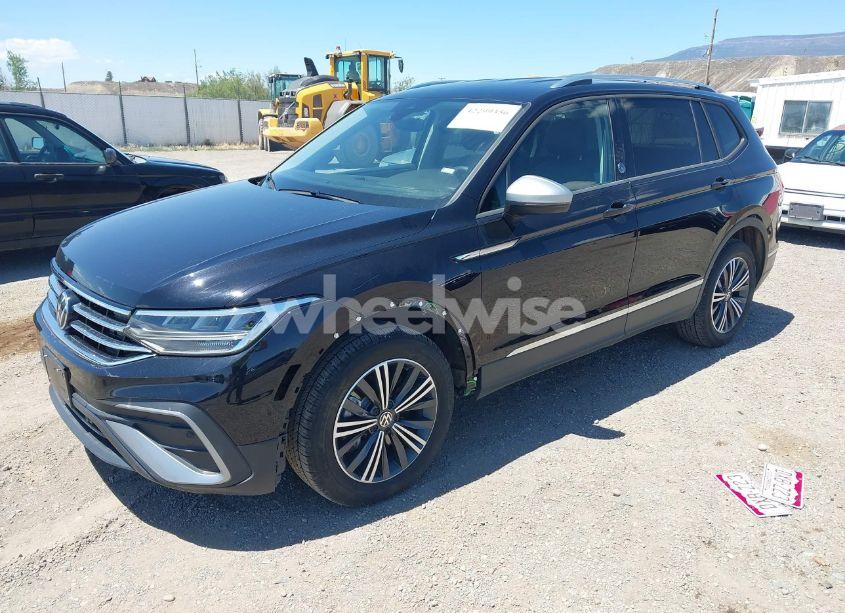 Photo 2 of 2024 Volkswagen Tiguan 2.0T WOLFSBURG EDITION (VIN 3VV5B7AX7RM232983)