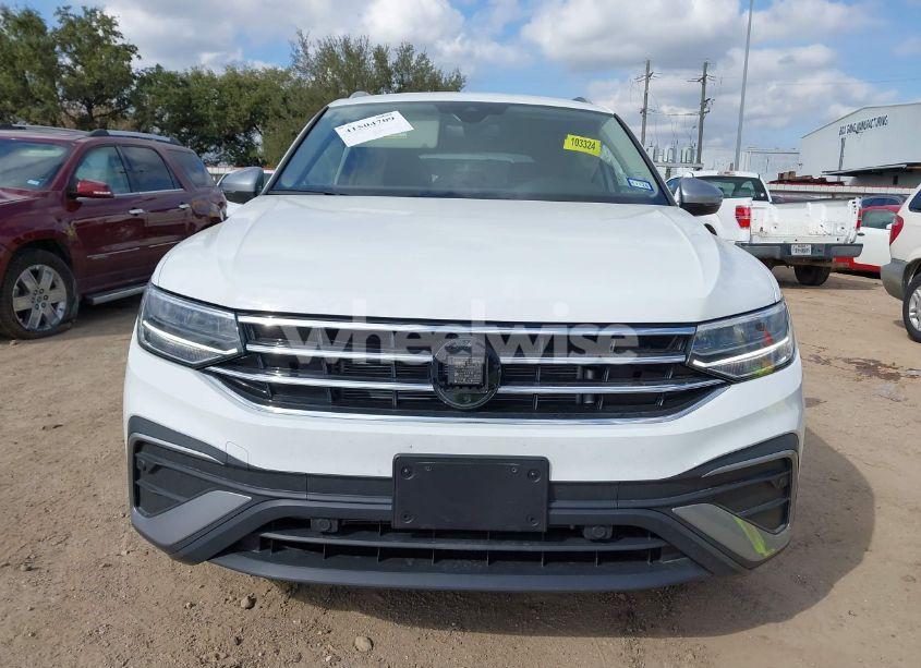 Photo 12 of 2024 Volkswagen Tiguan 2.0T WOLFSBURG EDITION (VIN 3VV5B7AX8RM233687)