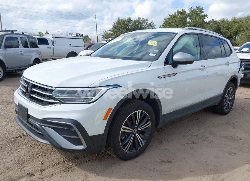 Photo 2 of 2024 Volkswagen Tiguan 2.0T WOLFSBURG EDITION (VIN 3VV5B7AX8RM233687)