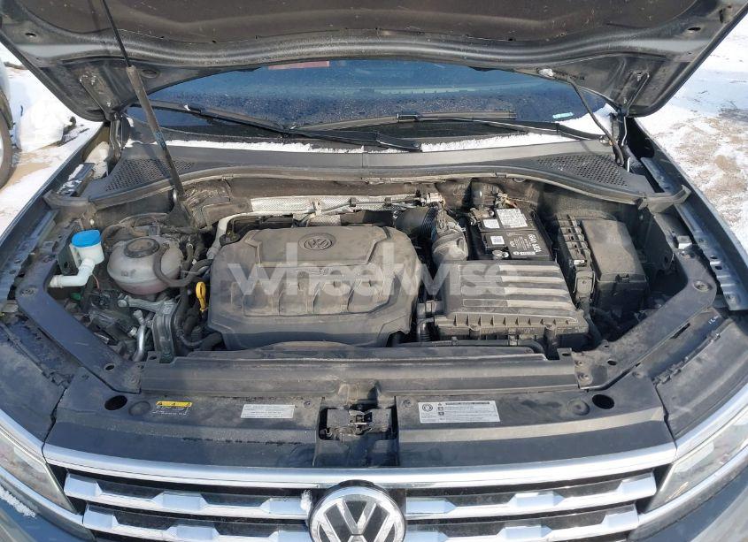 Photo 10 of 2018 Volkswagen Tiguan 2.0T SEL PREMIUM (VIN 3VV5B7AX9JM103745)