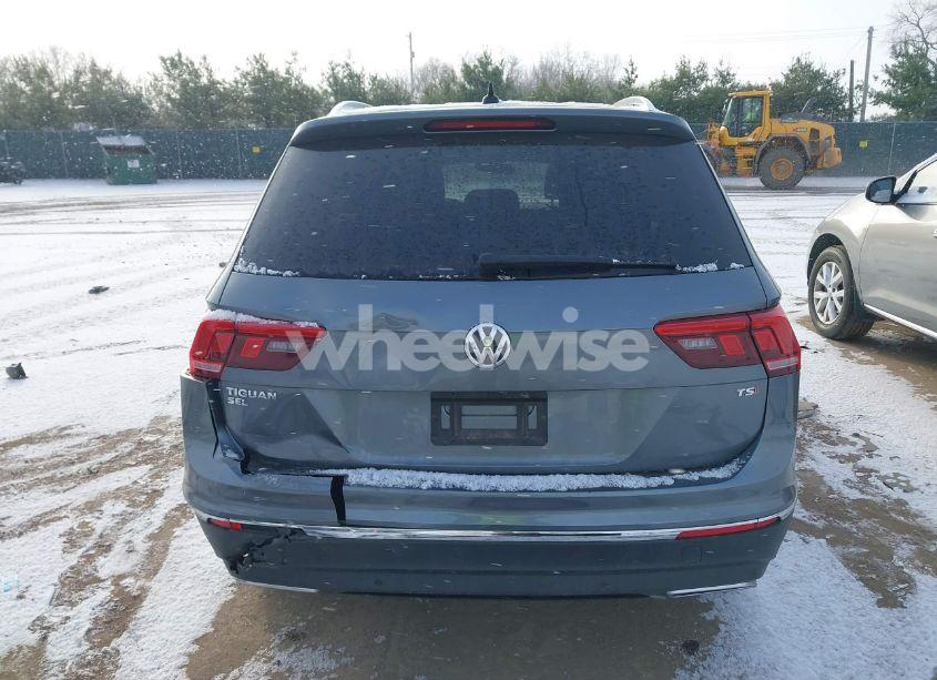 Photo 16 of 2018 Volkswagen Tiguan 2.0T SEL PREMIUM (VIN 3VV5B7AX9JM103745)