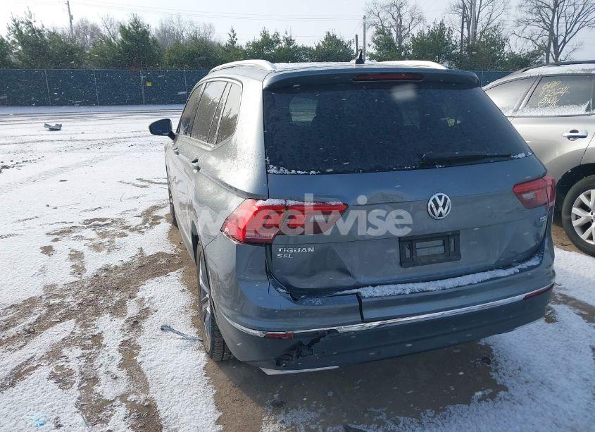 Photo 3 of 2018 Volkswagen Tiguan 2.0T SEL PREMIUM (VIN 3VV5B7AX9JM103745)