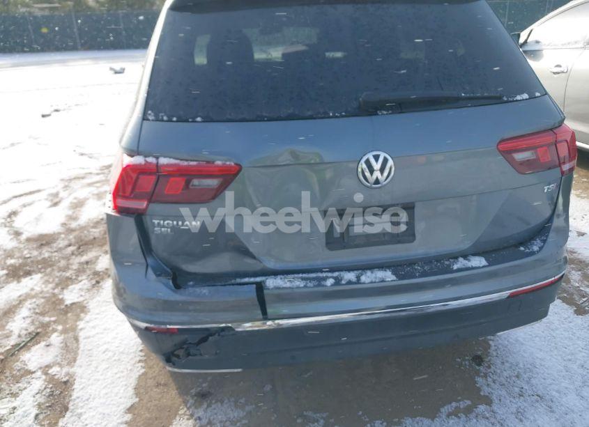 Photo 6 of 2018 Volkswagen Tiguan 2.0T SEL PREMIUM (VIN 3VV5B7AX9JM103745)