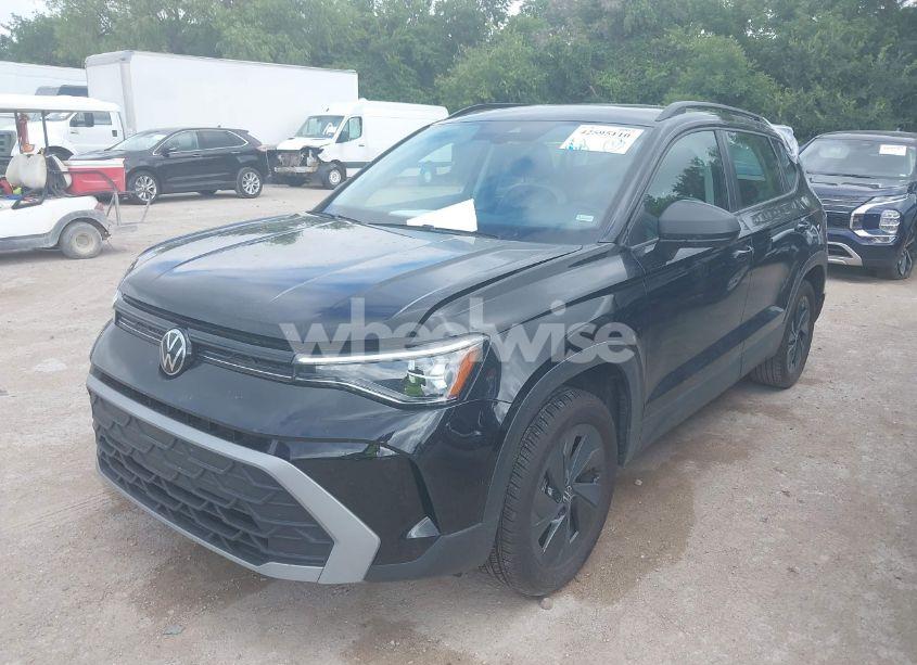 Photo 2 of 2025 Volkswagen Taos 1.5T S (VIN 3VV5C7B22SM032468)