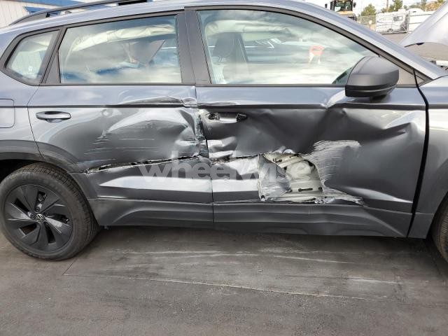 Photo 2 of 2025 VOLKSWAGEN TAOS S (VIN 3VV5C7B26SM041495)