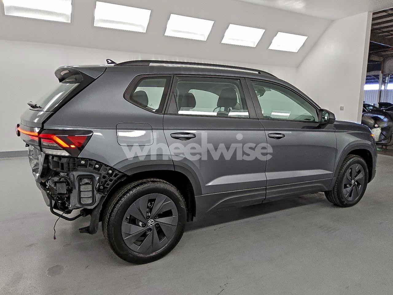 Photo 3 of 2026 VOLKSWAGEN TAOS S (VIN 3VV5C7B28TM010718)