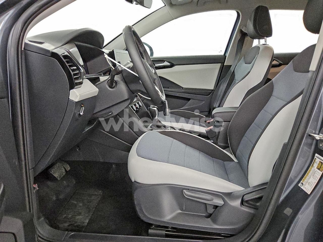 Photo 7 of 2026 VOLKSWAGEN TAOS S (VIN 3VV5C7B28TM010718)