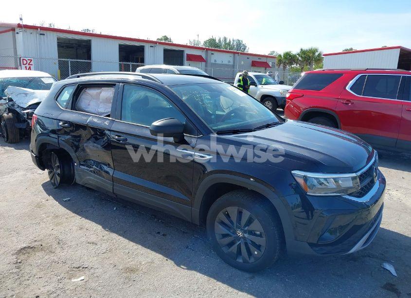 2024 Volkswagen Taos 1.5T S (VIN 3VV5X7B22RM049592) main photo