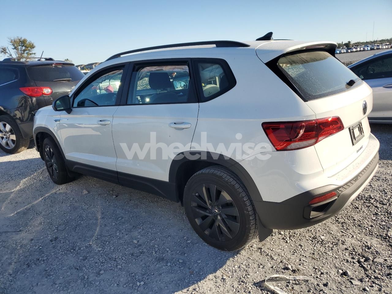Photo 2 of 2024 VOLKSWAGEN TAOS S (VIN 3VV5X7B22RM084696)